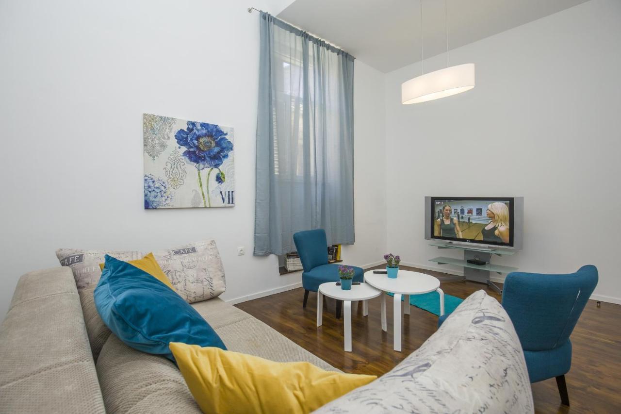 Apartment With Garden And Free Parking Pula Exterior foto