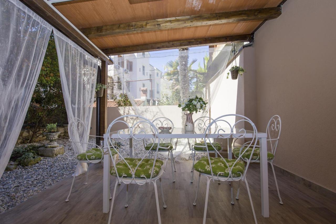 Apartment With Garden And Free Parking Pula Exterior foto